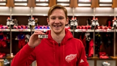 "Детройт" отправил Свечникова в АХЛ третий раз за 30 дней