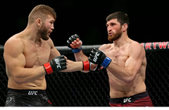 Боец UFC Анкалаев показал неприличный жест трибунам после победы
