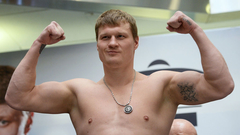 Поветкин провел дуэль взглядов с Уайтом