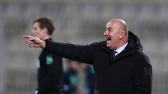 Черчесов догнал Хиддинка по числу побед на посту тренера сборной России