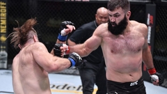 Орловский выиграл бой против Шермана на турнире UFC