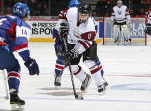 U-18 hokejisti bullīšos piekāpjas HK "Rīga"