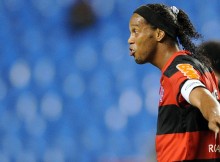 Ronaldinju atstāj "Flamengo" un iesūdz to par 20 miljoniem