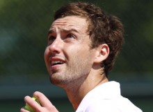 Gulbis pirms Vimbldonas rangā zaudē divas vietas