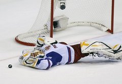 Голкипер сборной России поменял клуб в КХЛ