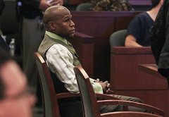 Мейвезер уверенно отработал рекордный гонорар в бою с Котто