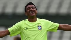 Паулинью: "Хотим, чтобы весь стадион пел гимн Бразилии"