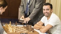Хави сыграл в шахматы